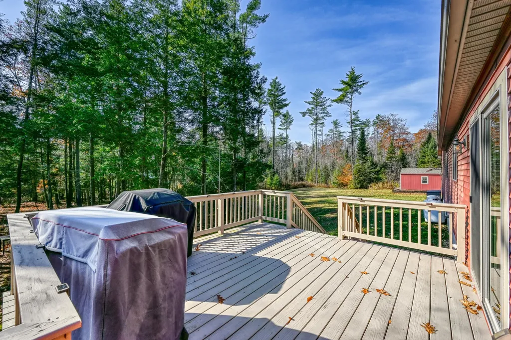 46 Woodland Drive West Gardiner ME 04345