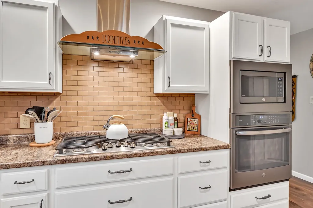46 Woodland Drive West Gardiner ME 04345