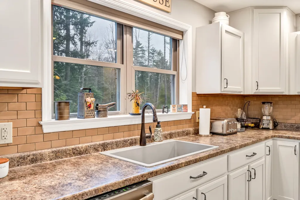 46 Woodland Drive West Gardiner ME 04345