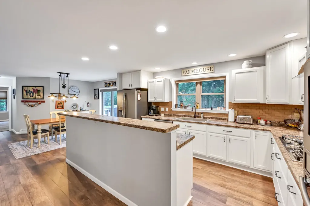 46 Woodland Drive West Gardiner ME 04345
