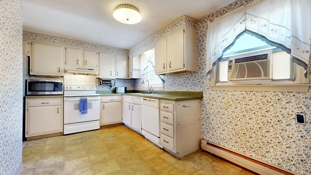 28 Maplewood Drive Gorham ME 04038