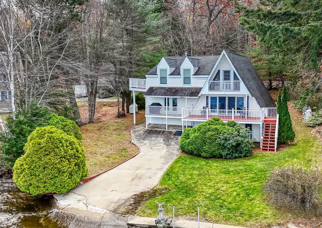 102 Sunset Road Falmouth ME 04105