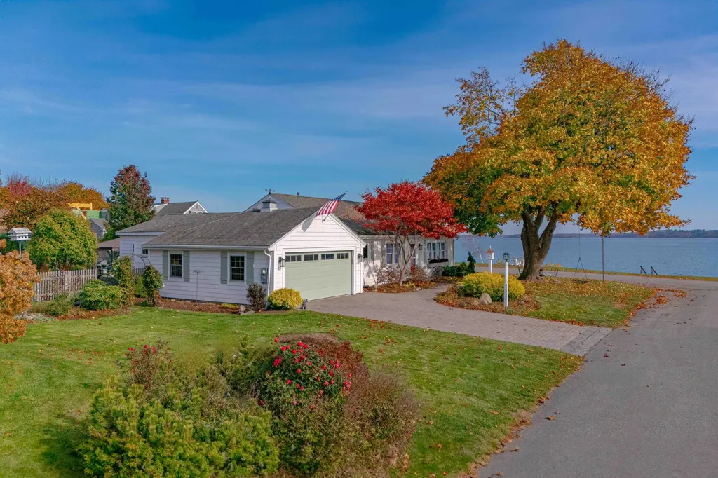 22 Mckinley Road Falmouth ME 04105