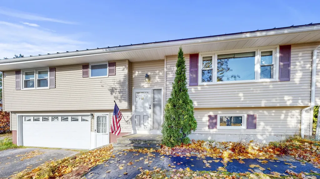 12 Treemount Drive Lewiston ME 04240