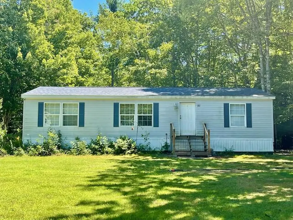 51 Callahan Road Buxton ME 04093