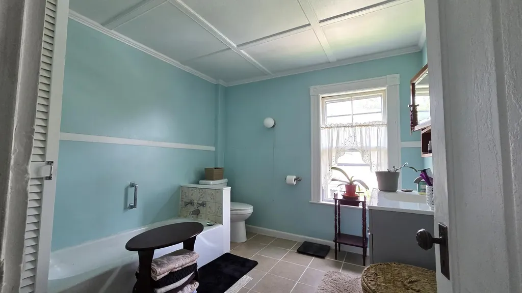 30 Bowdoin Street Houlton ME 04730