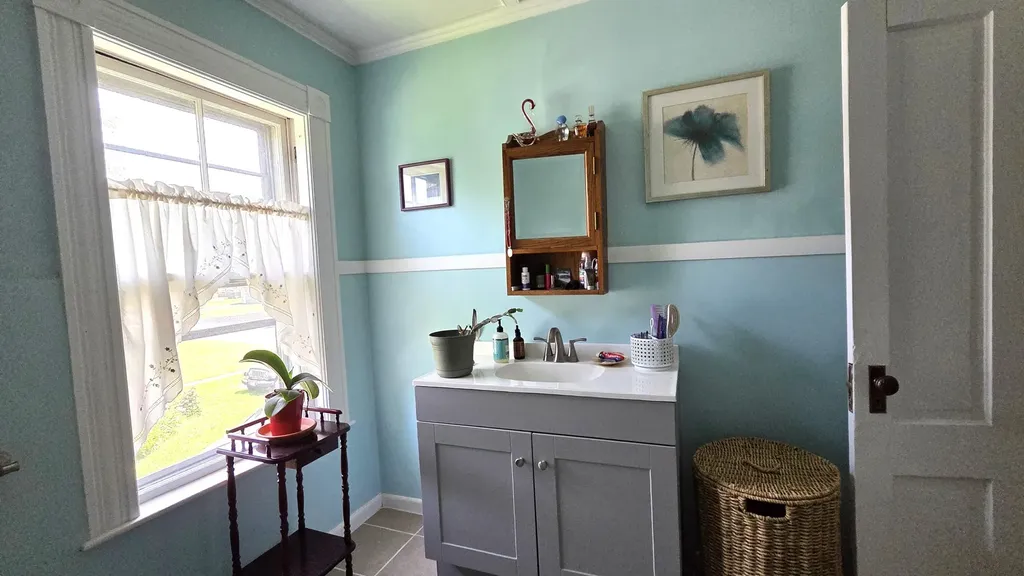 30 Bowdoin Street Houlton ME 04730