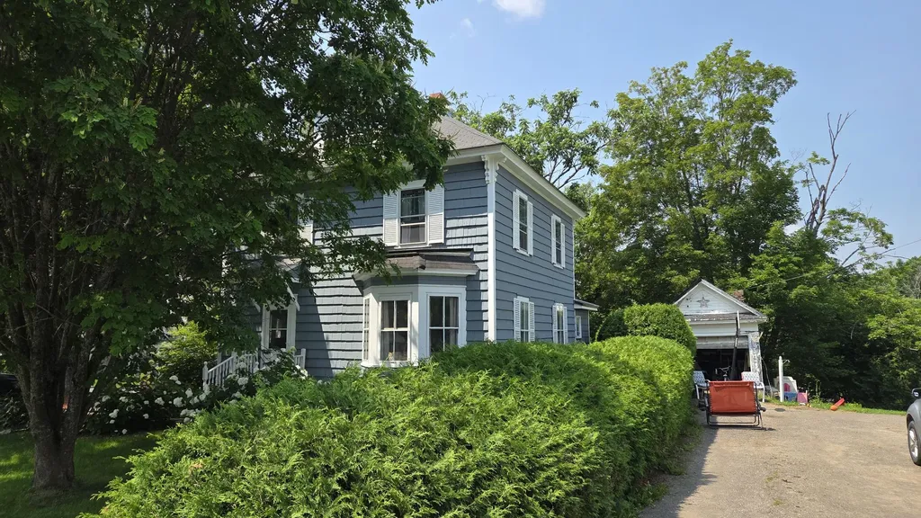 30 Bowdoin Street Houlton ME 04730