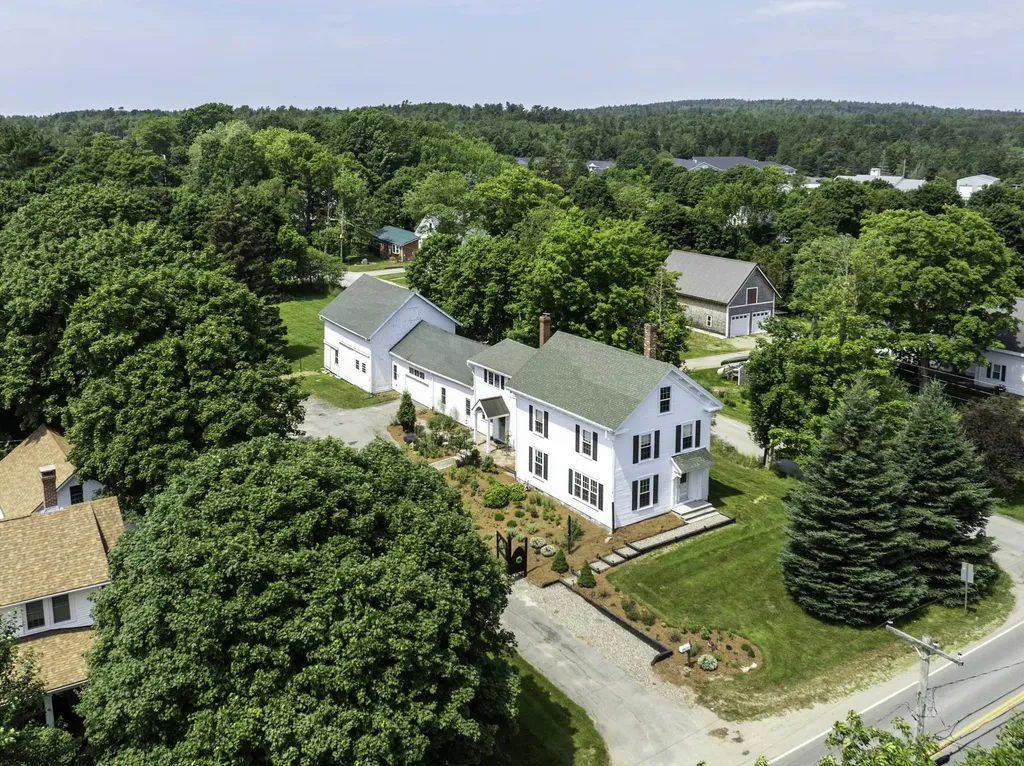 32 Broadway Machias ME 04654