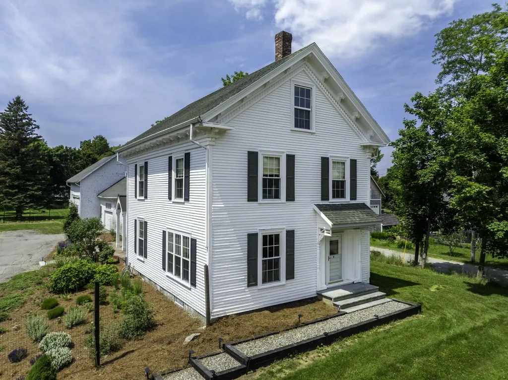 32 Broadway Machias ME 04654