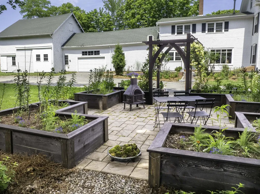 32 Broadway Machias ME 04654