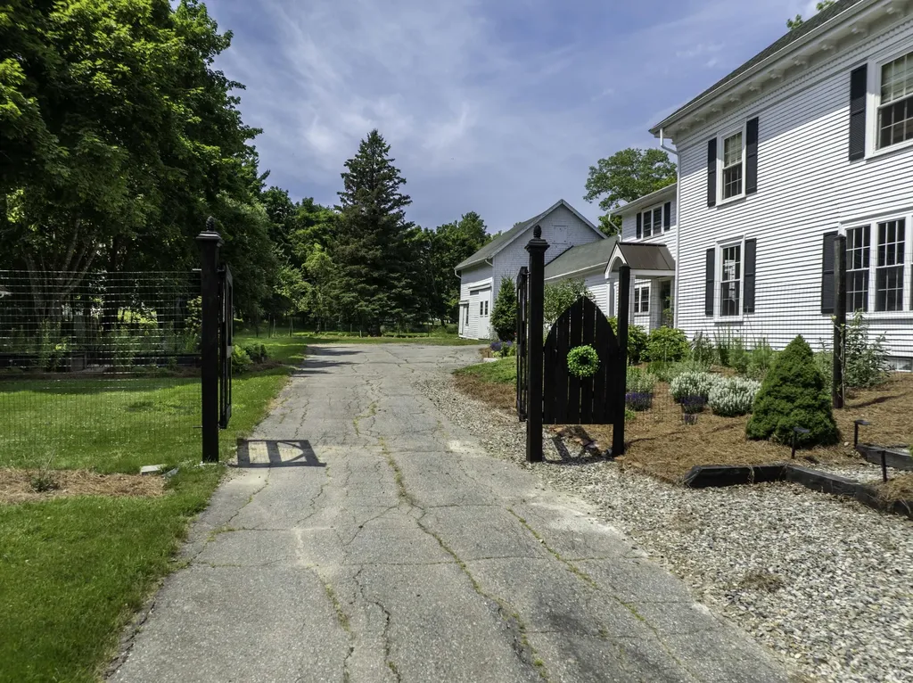 32 Broadway Machias ME 04654