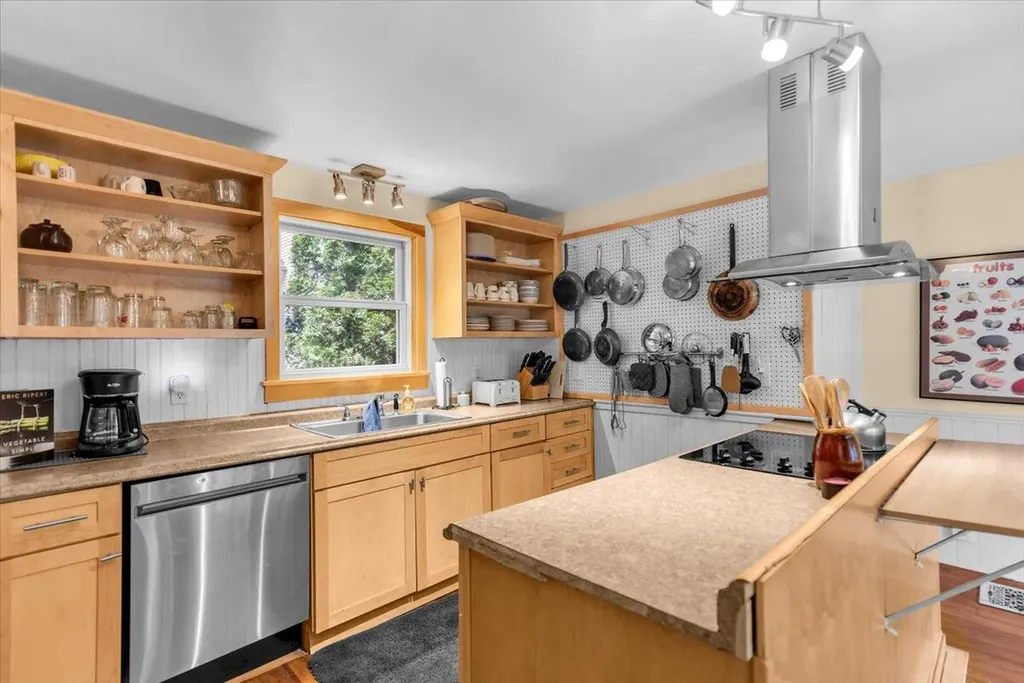 10 Green Street Castine ME 04421