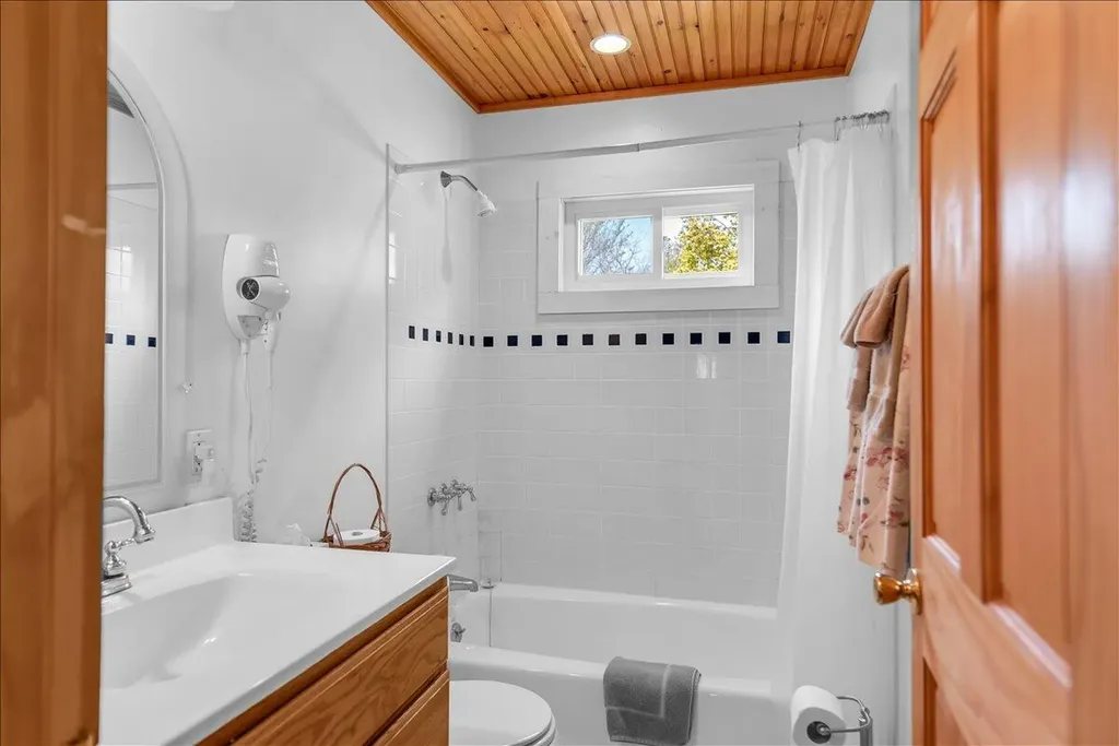10 Green Street Castine ME 04421