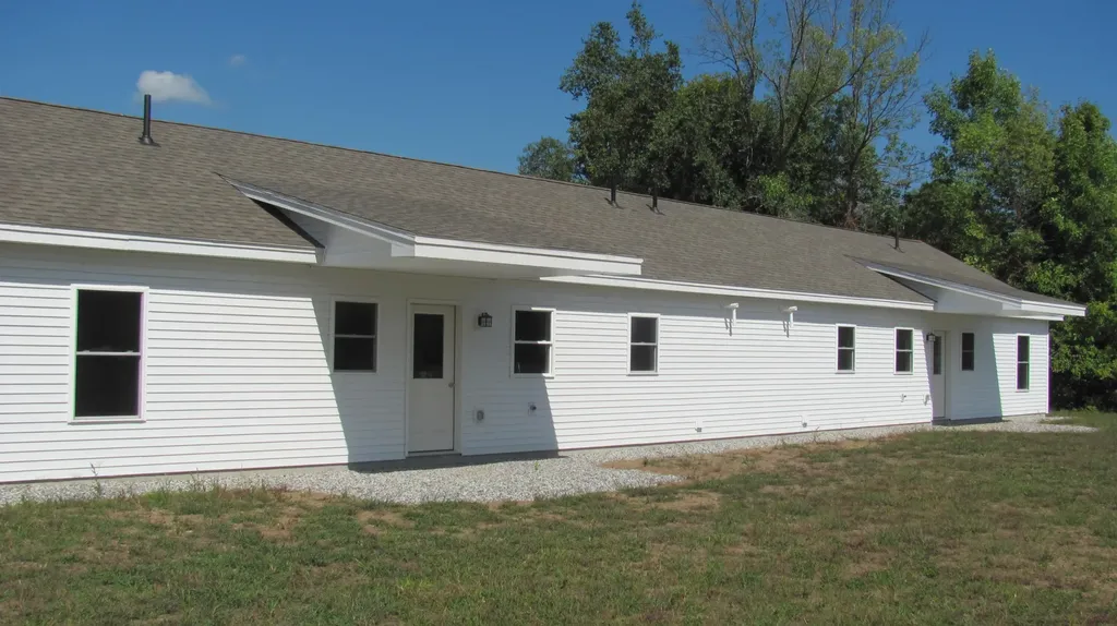18 Thurlow Drive Oxford ME 04270