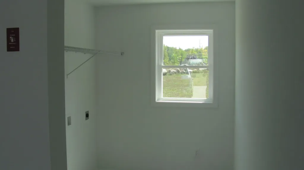18 Thurlow Drive Oxford ME 04270
