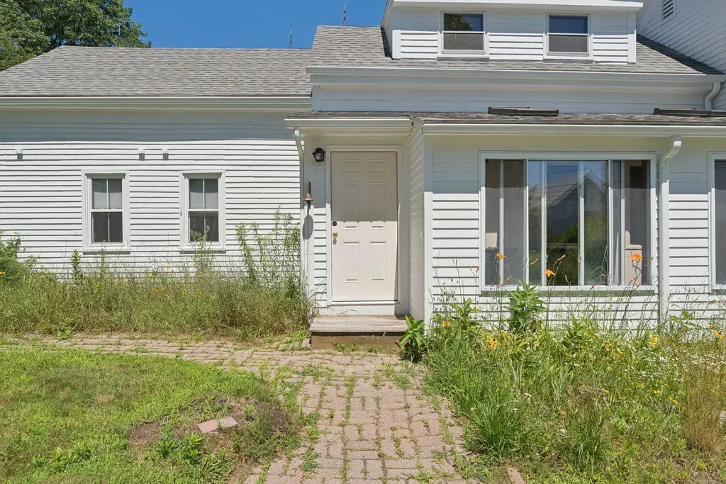 464 Gray Road Falmouth ME 04105