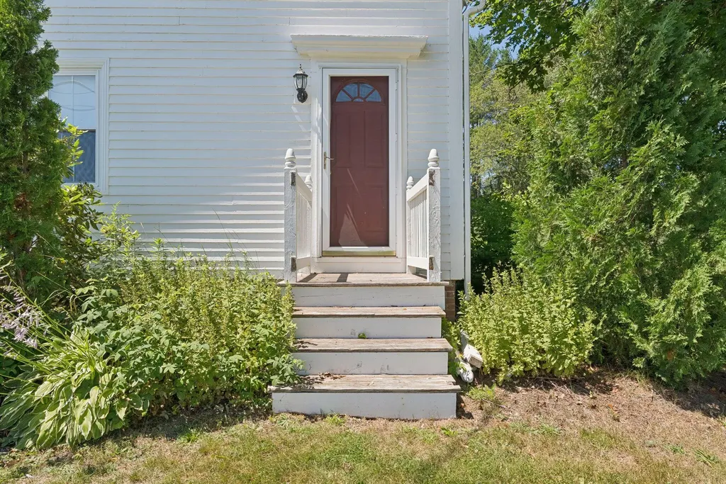 464 Gray Road Falmouth ME 04105