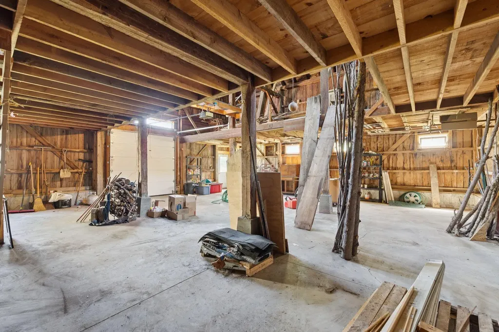 464 Gray Road Falmouth ME 04105