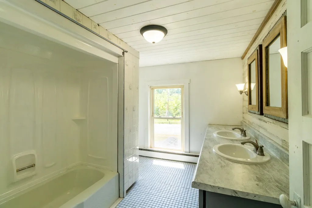 606 Airline Road Amherst ME 04605