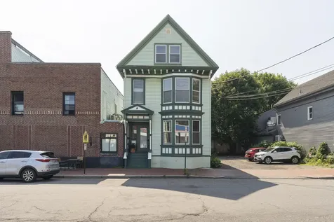 52 Pine Street Portland ME 04102