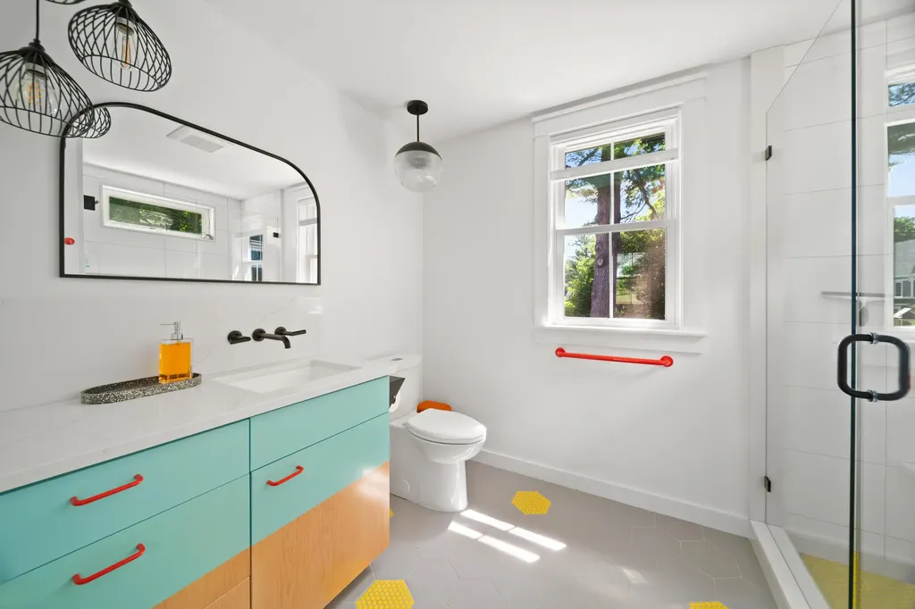 7 Spencer Street Orono ME 04473