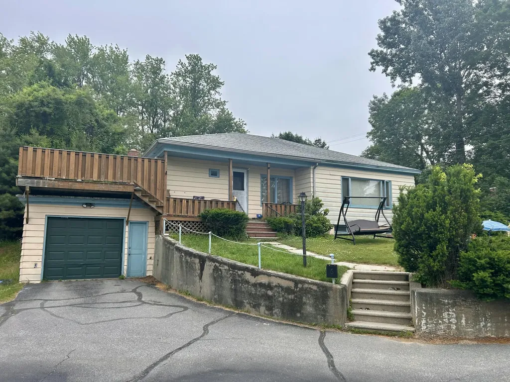 6 Northern Avenue Auburn ME 04210