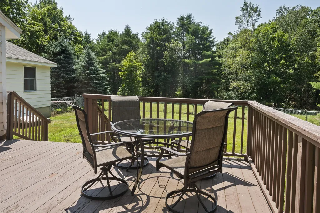464 Meadow Road Topsham ME 04086