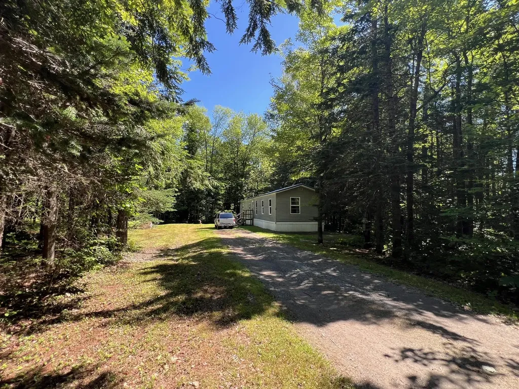 Saint Albans ME, 28 Brookside Drive
