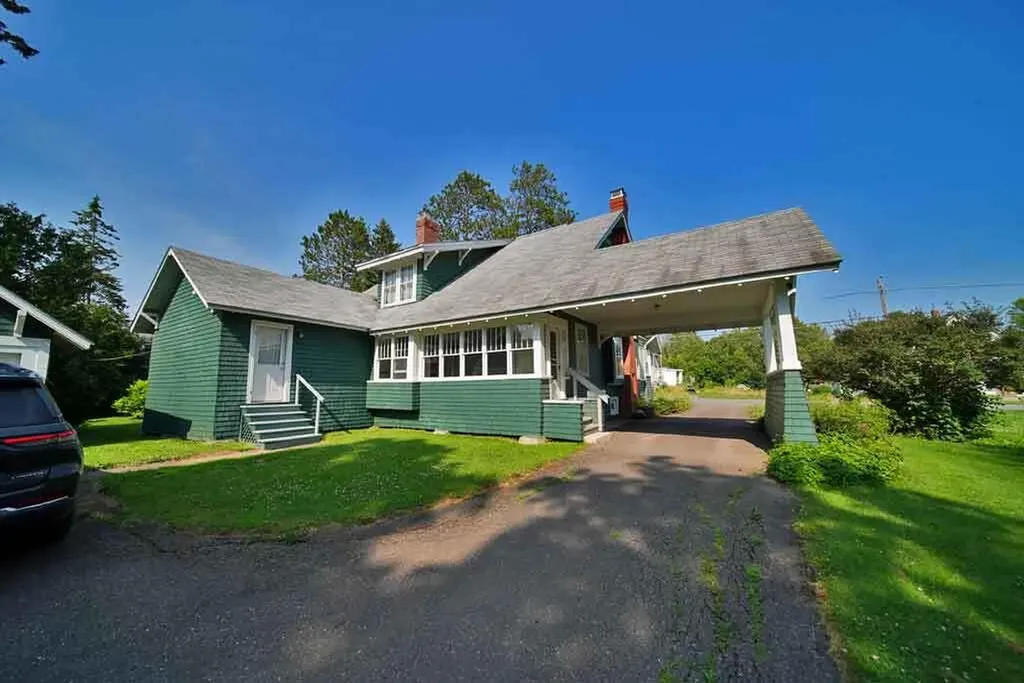 63 High Street Houlton ME 04730