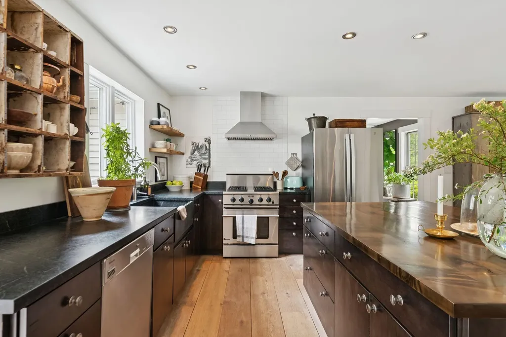8 Washington Court Kennebunkport ME 04046
