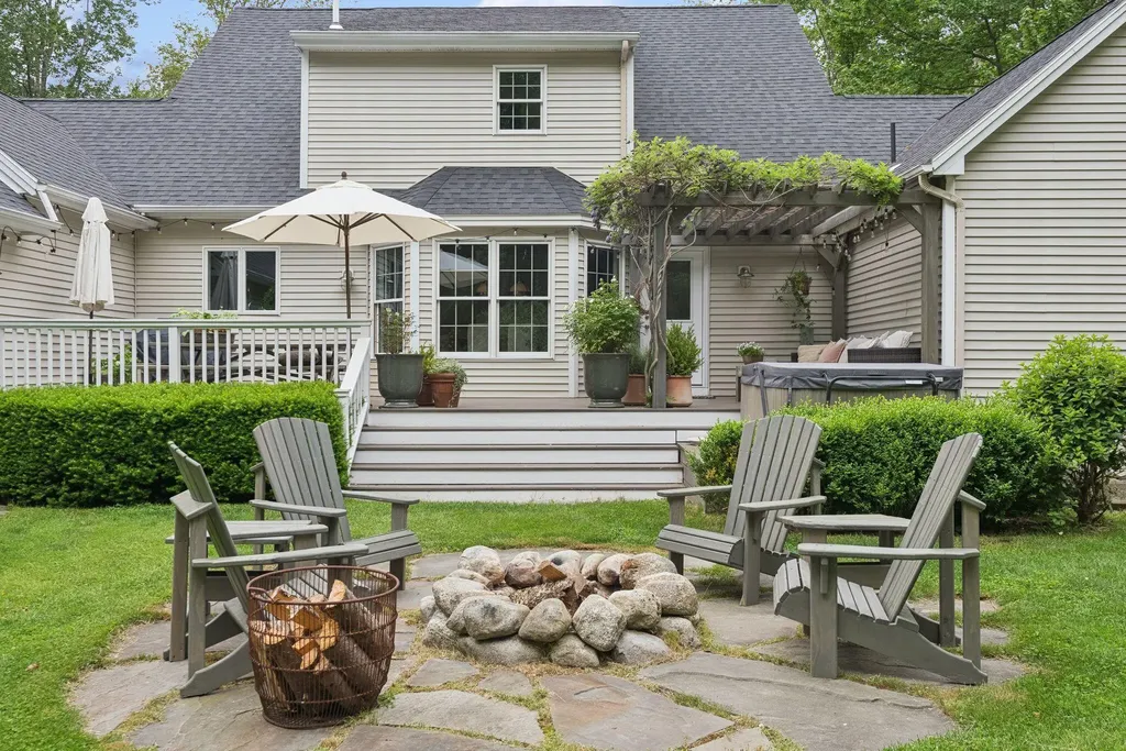 8 Washington Court Kennebunkport ME 04046