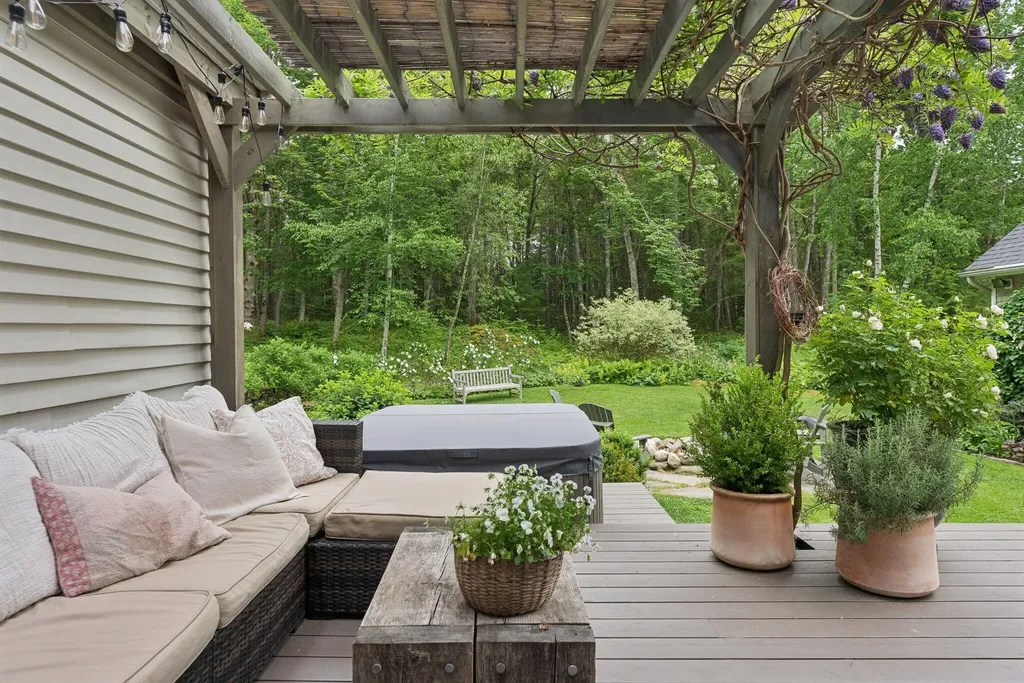 8 Washington Court Kennebunkport ME 04046