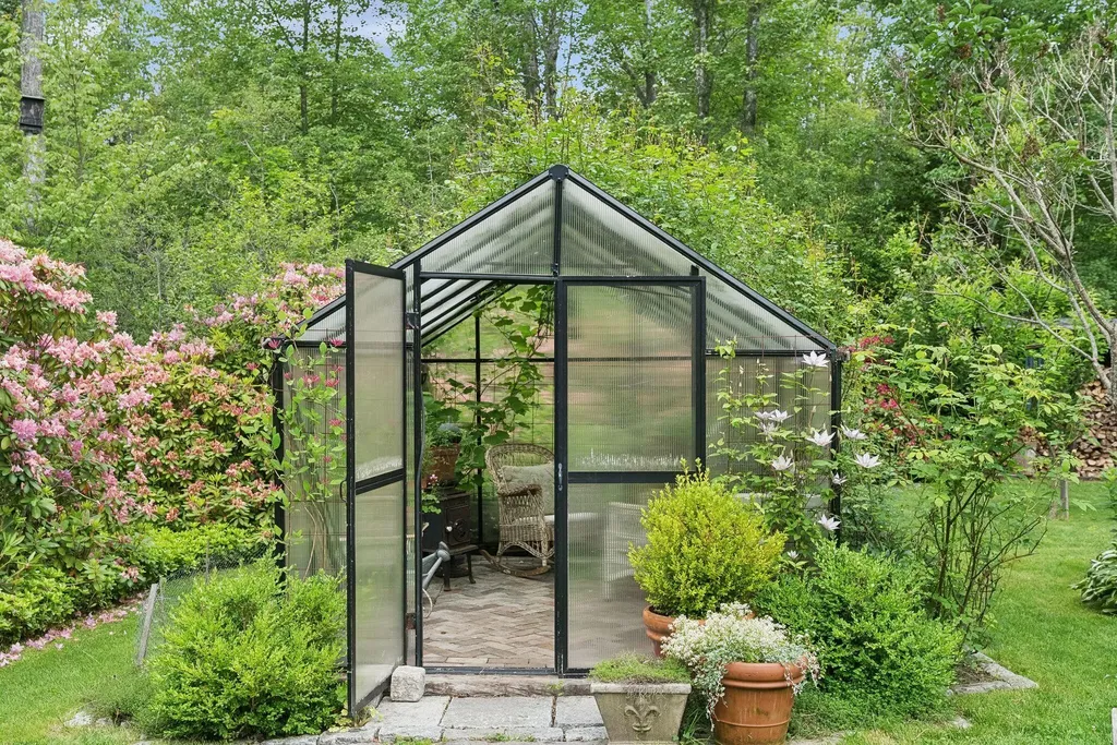 8 Washington Court Kennebunkport ME 04046