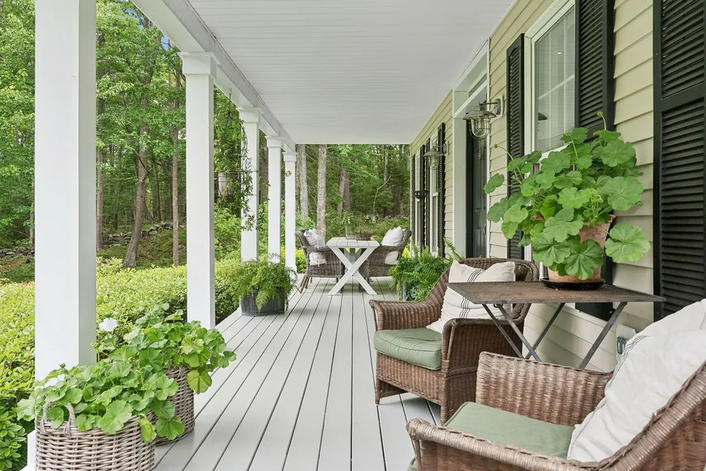 8 Washington Court Kennebunkport ME 04046