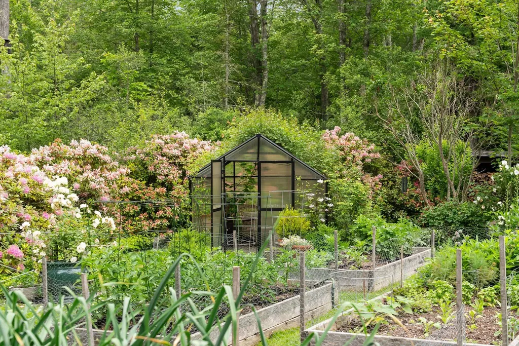 8 Washington Court Kennebunkport ME 04046