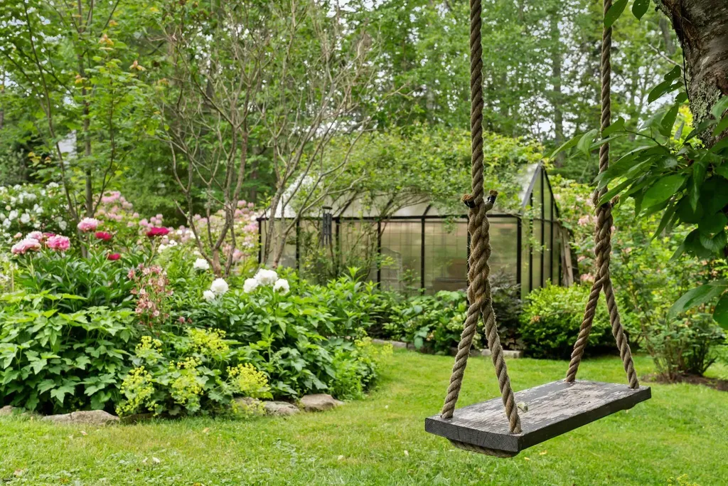 8 Washington Court Kennebunkport ME 04046
