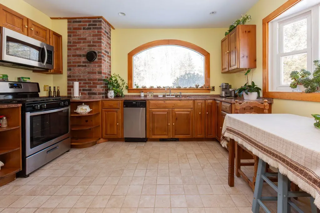 11 Ocean Bridge Boulevard Lamoine ME 04605