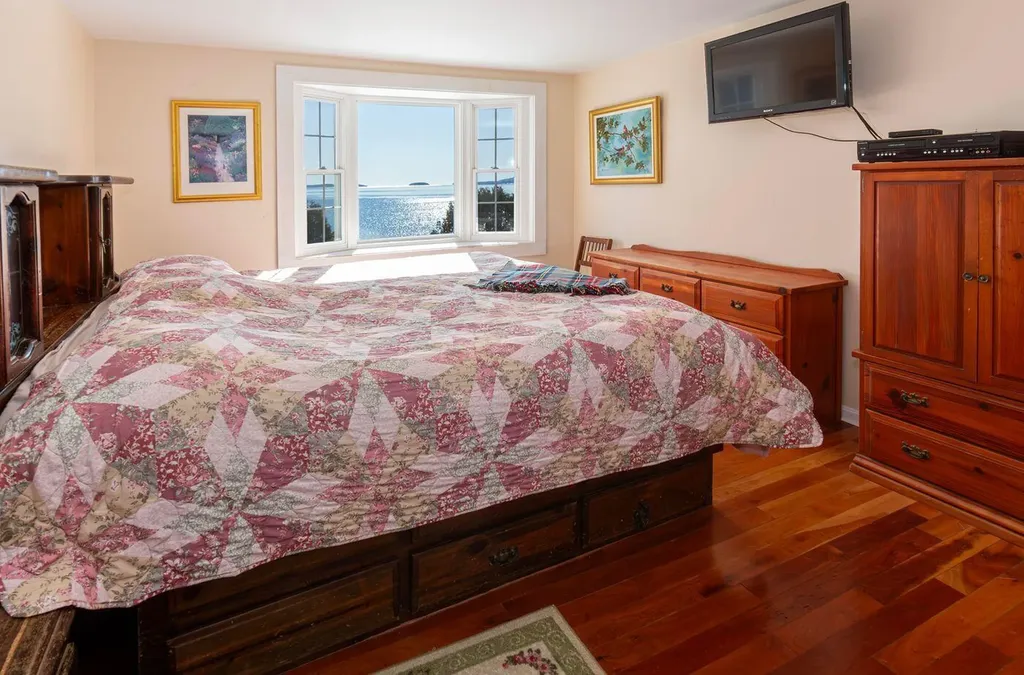 11 Ocean Bridge Boulevard Lamoine ME 04605
