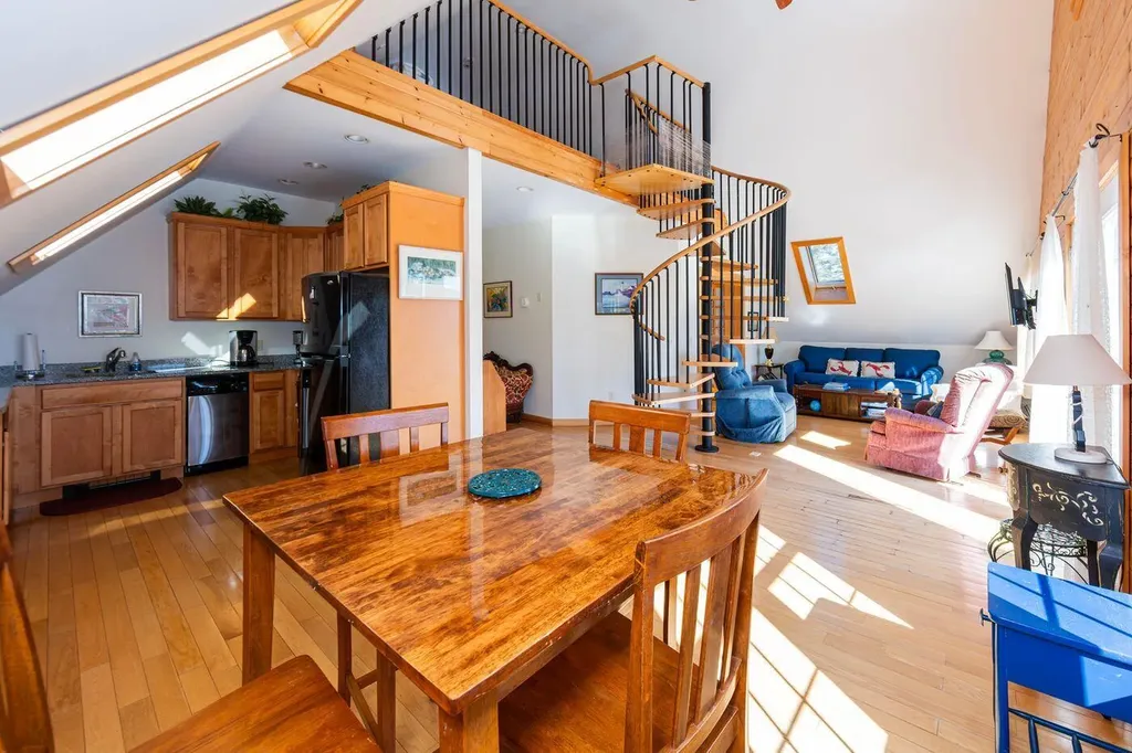 11 Ocean Bridge Boulevard Lamoine ME 04605