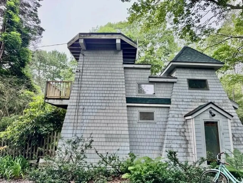 6 Tolman Road Portland ME 04108