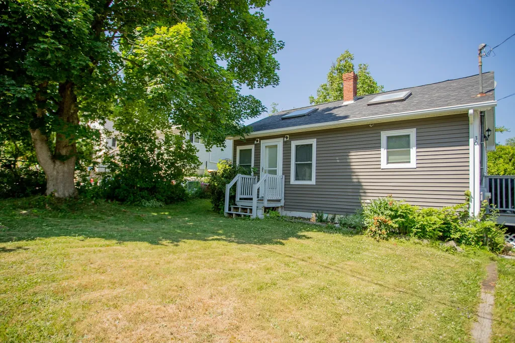 30 Washington Street Winterport ME 04496