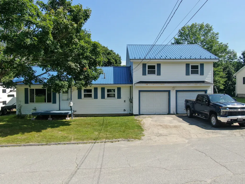 26 Hale Street Lincoln ME 04457