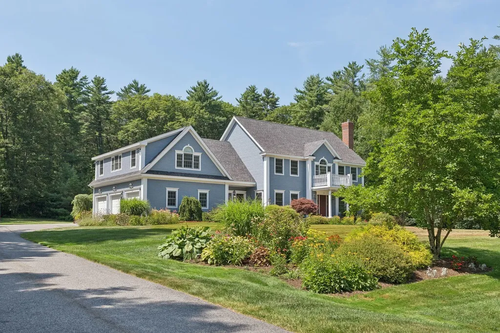 35 Paddock Way Falmouth ME 04105