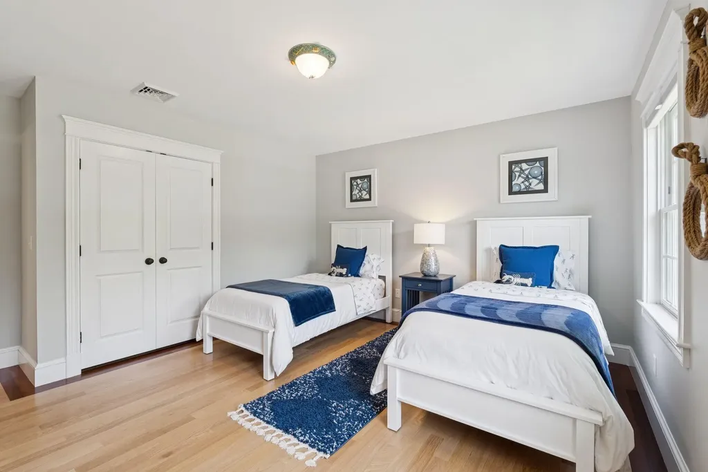 35 Paddock Way Falmouth ME 04105