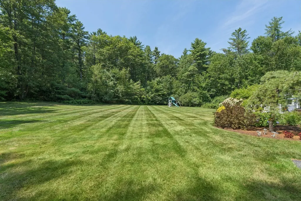 35 Paddock Way Falmouth ME 04105
