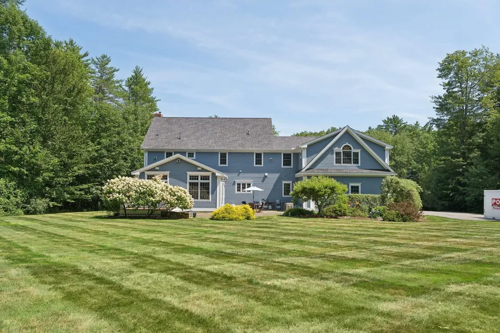 35 Paddock Way Falmouth ME 04105