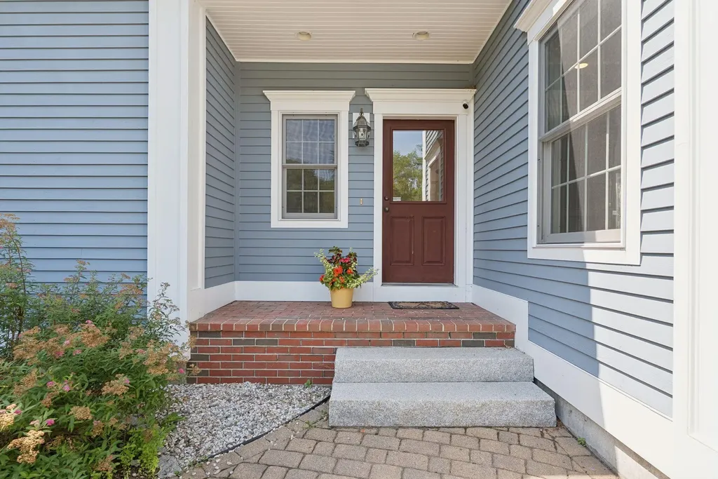 35 Paddock Way Falmouth ME 04105