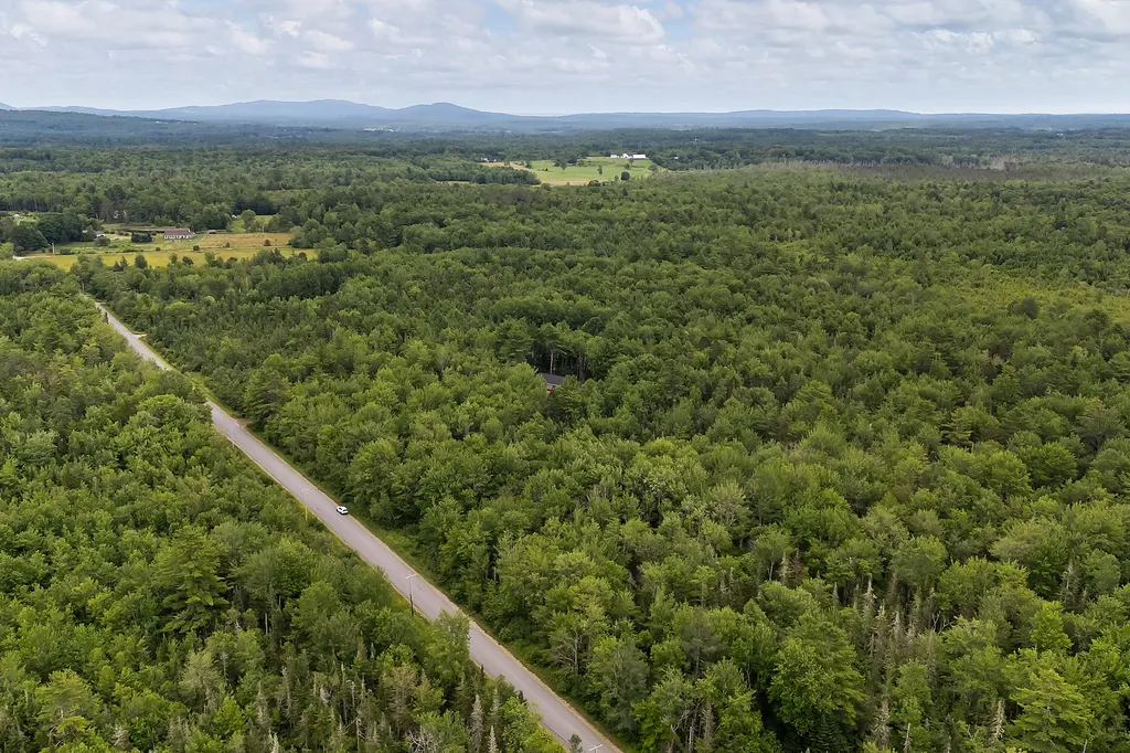 273 Feylers Corner Road Waldoboro ME 04572