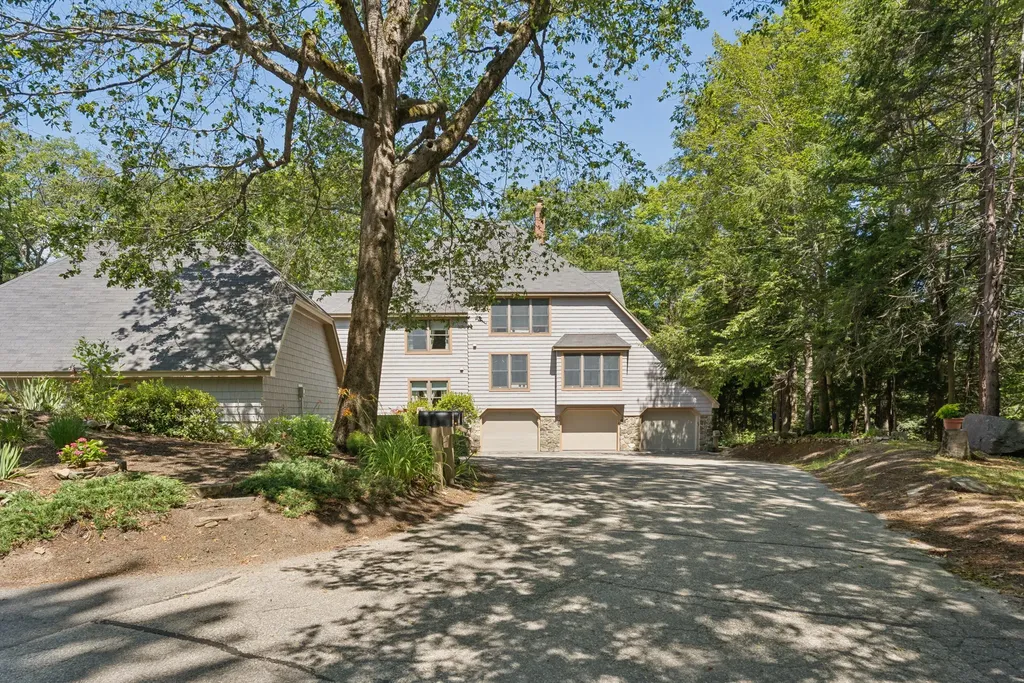 65 Hunter Place Cape Elizabeth ME 04107
